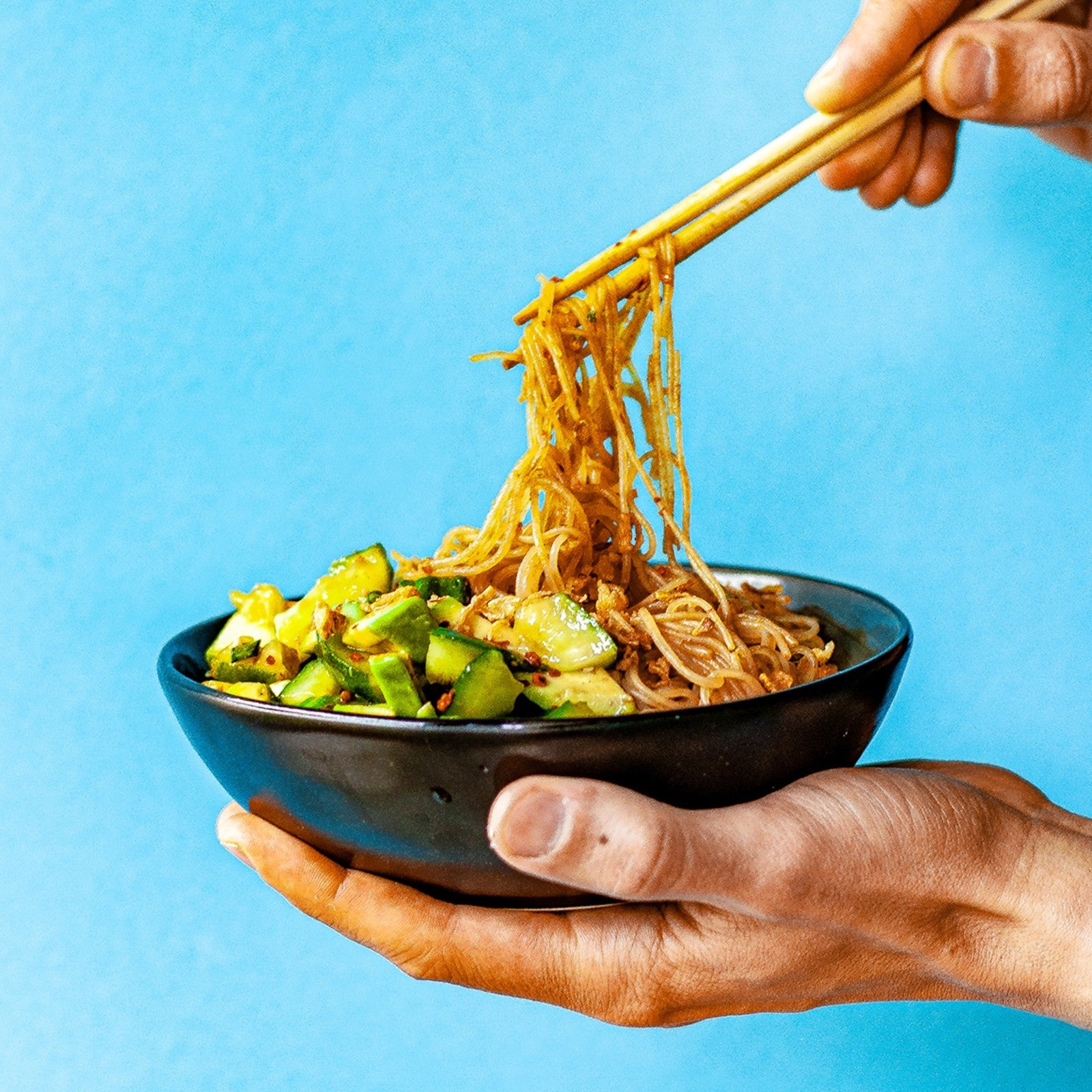 Glasnudeln mit Gurkensalat