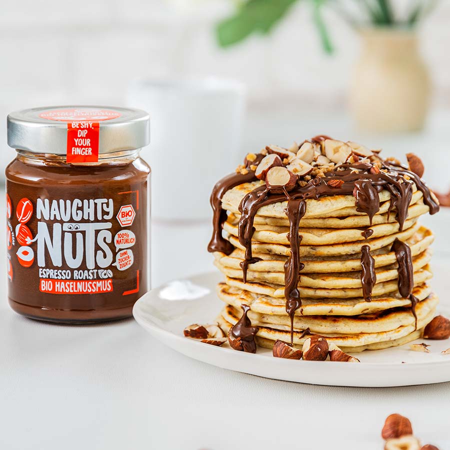 Vegane Pancakes mit Naughty Nuts Bio Haselnussmus Espresso Roast