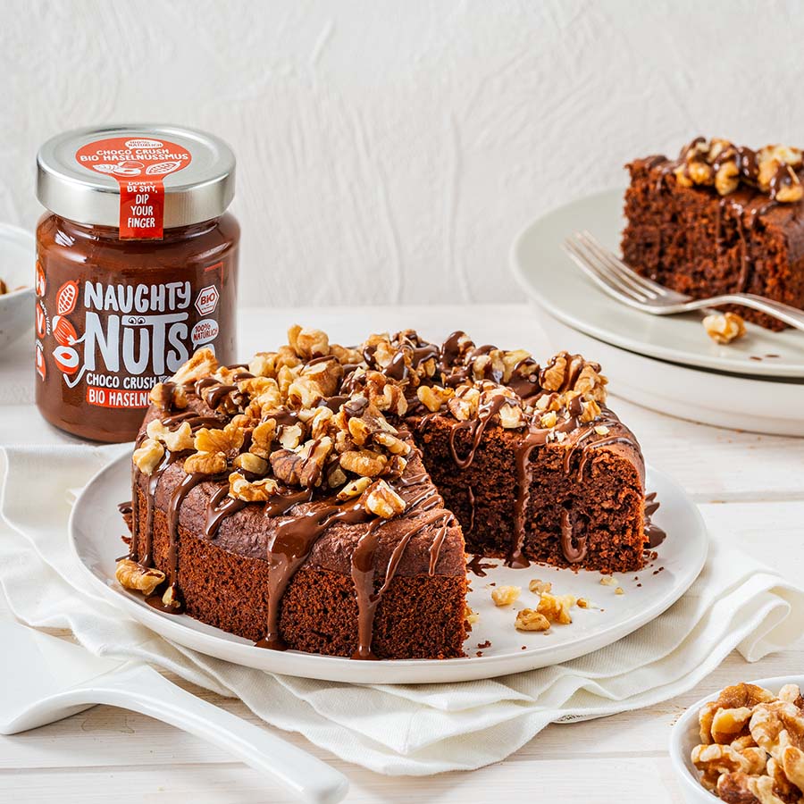 Veganer Schokokuchen mit Naughty Nuts BIO Haselnussmus Choco Crush