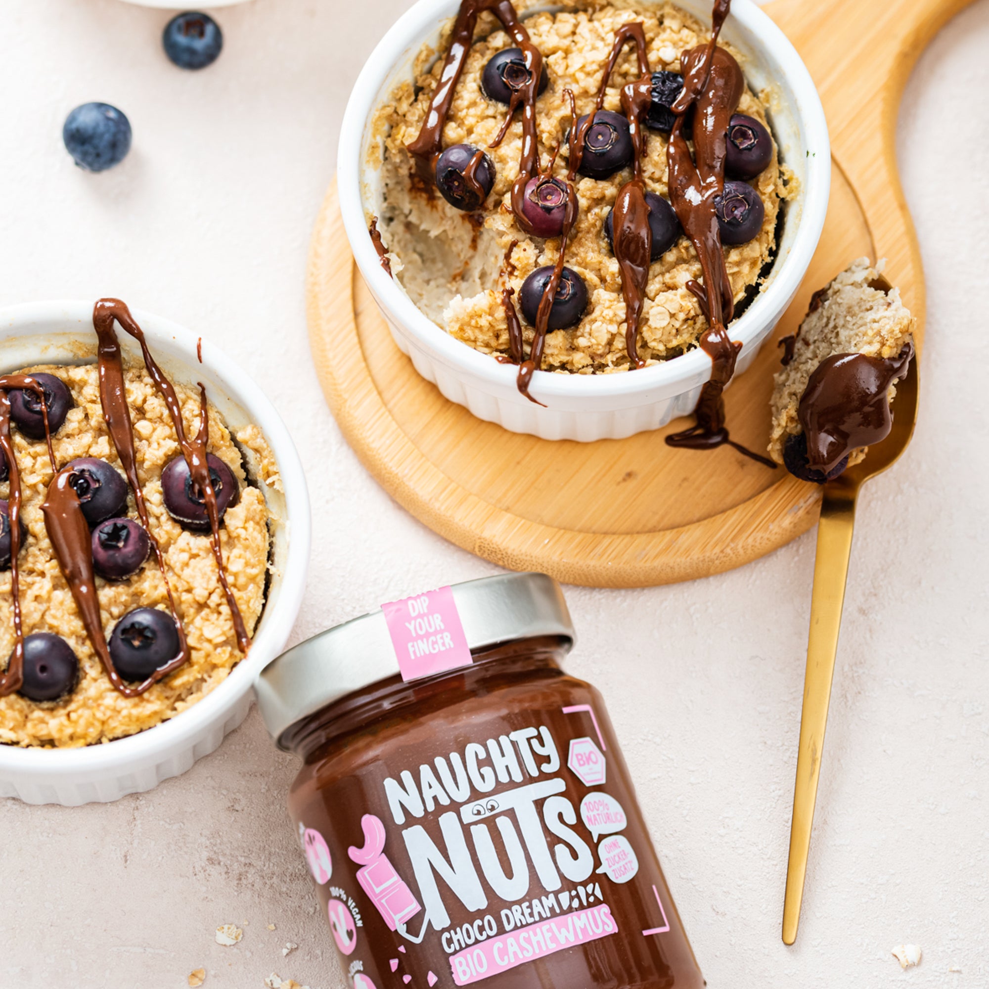Vegane Baked Oatmeals mit Naughty Nuts BIO Cashewmus Choco Dream