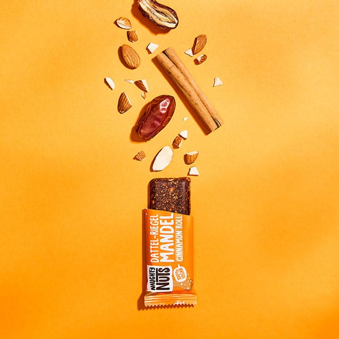 Naughty Nuts Nussmus Riegel Bio Dattel-Riegel Mandel Cinnamon Roll